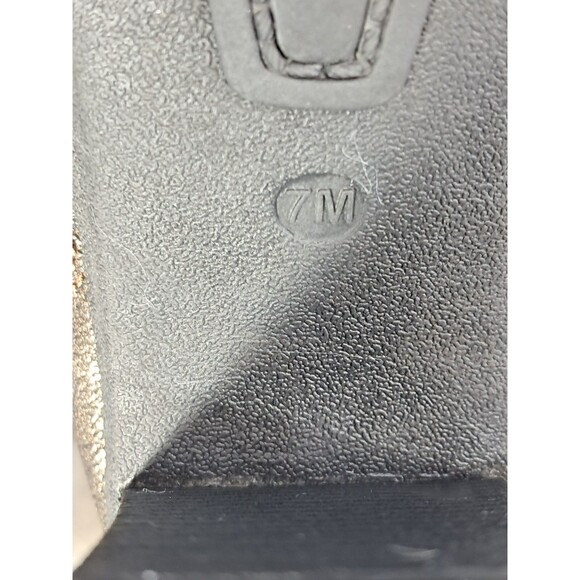 GUESS GGGreedy Women’s 7M Ankle Booties Block Heel Gold Metallic Chain - Picture 13 of 13